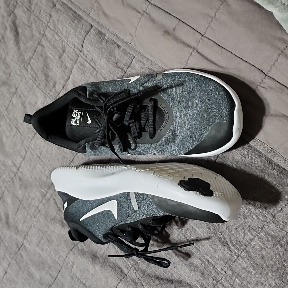 Nike 10.5 Flex Experience 8